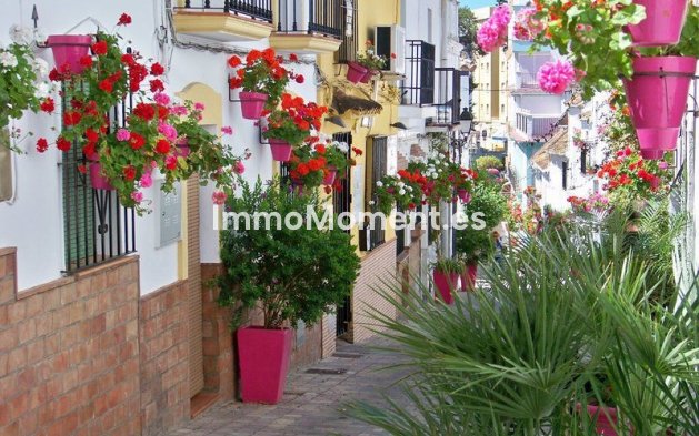 Resale - Apartment - Estepona - Estepona Centro