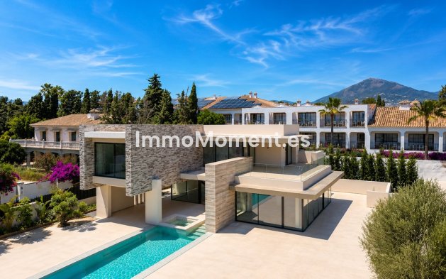 Resale - Detached villa - Marbella - Cortijo Blanco