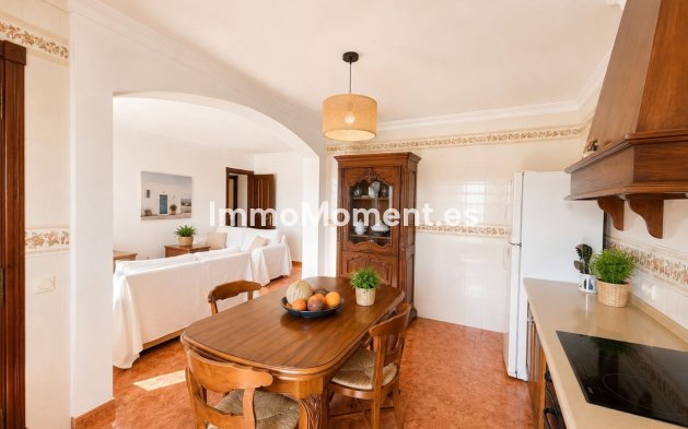 Resale - Detached villa - Estepona - Estepona Centro