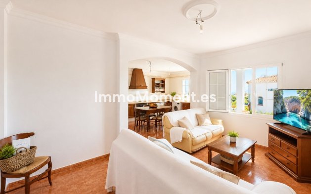 Resale - Detached villa - Estepona - Estepona Centro