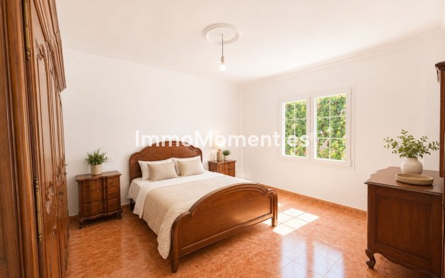 Resale - Detached villa - Estepona - Estepona Centro