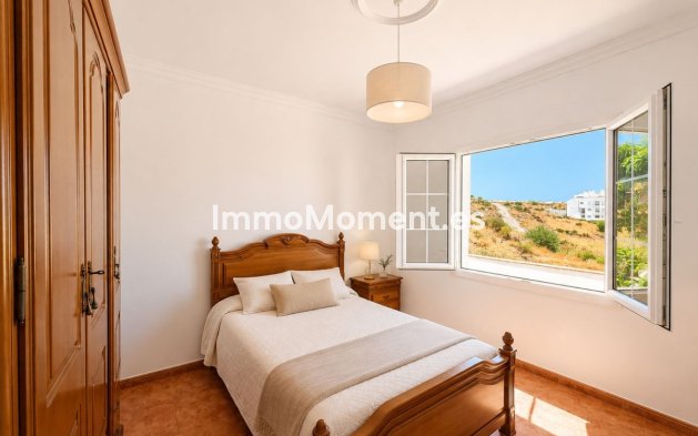 Resale - Detached villa - Estepona - Estepona Centro