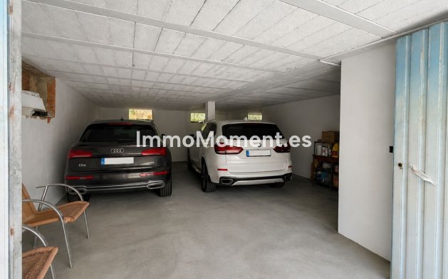 Resale - Detached villa - Estepona - Estepona Centro
