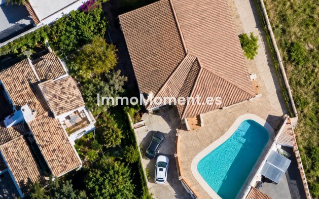 Resale - Detached villa - Estepona - Estepona Centro