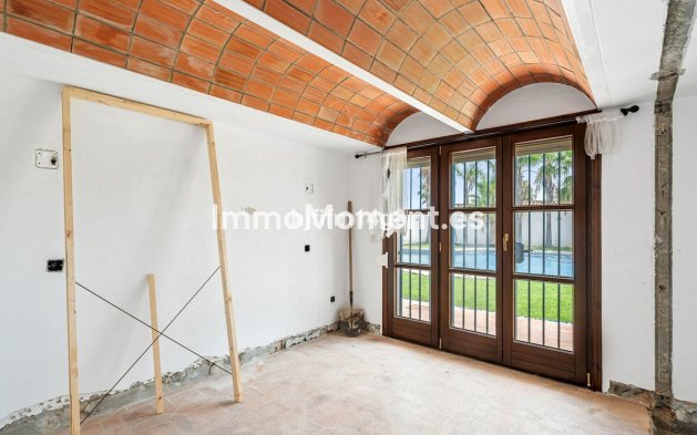 Reventa - Villa independiente - Estepona  - Estepona Centro