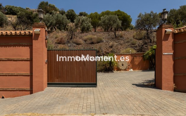 Resale - Country house - Inland  - Almogía