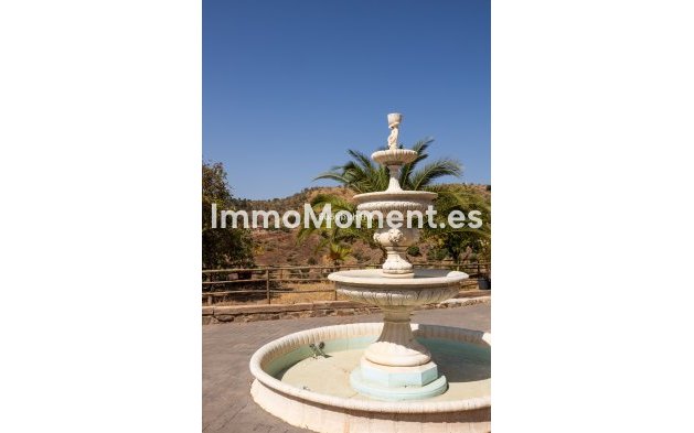 Resale - Country house - Inland  - Almogía