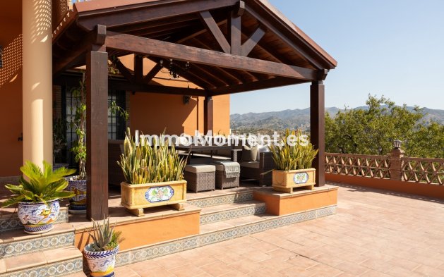 Resale - Country house - Inland  - Almogía