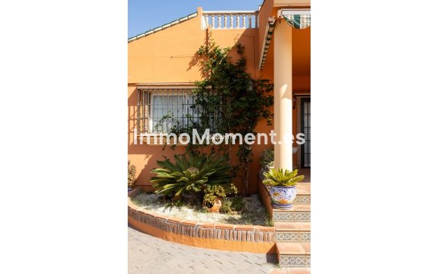 Resale - Country house - Inland  - Almogía