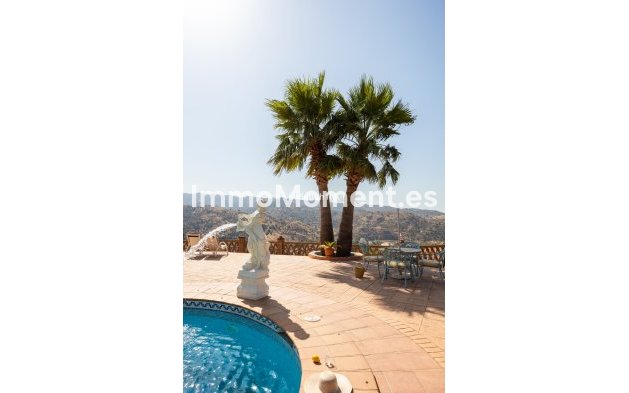 Resale - Country house - Inland  - Almogía