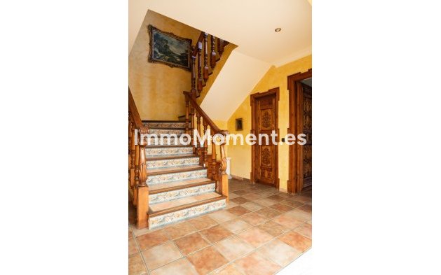 Resale - Country house - Inland  - Almogía
