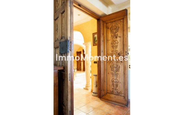 Resale - Country house - Inland  - Almogía