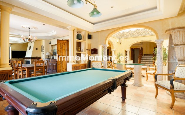Resale - Country house - Inland  - Almogía