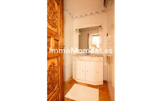 Resale - Country house - Inland  - Almogía
