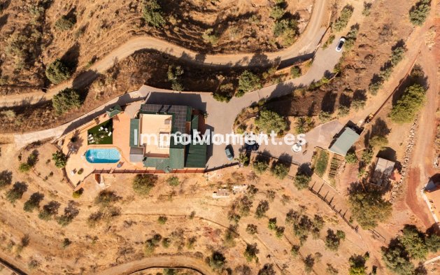 Resale - Country house - Inland  - Almogía