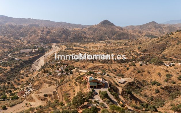 Resale - Country house - Inland  - Almogía
