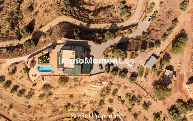 Resale - Country house - Inland  - Almogía