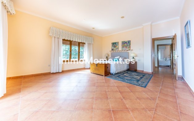 Wiederverkauf - Freistehende Villa -   Inländisch - Churriana