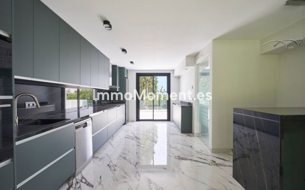 Resale - Detached villa - Marbella - Sierra Blanca