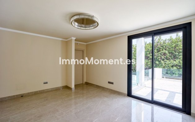 Resale - Detached villa - Marbella - Sierra Blanca