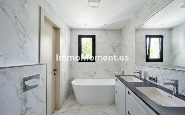 Resale - Detached villa - Marbella - Sierra Blanca