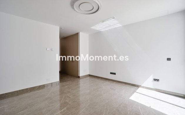 Resale - Detached villa - Marbella - Sierra Blanca