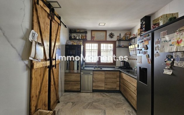 Wiederverkauf - Freistehende Villa - Fuengirola - Los Pacos