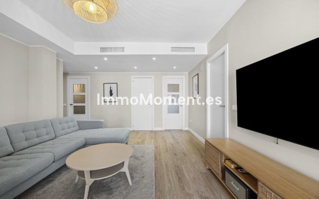Resale - Apartment - Benalmadena - Benalmadena Centro