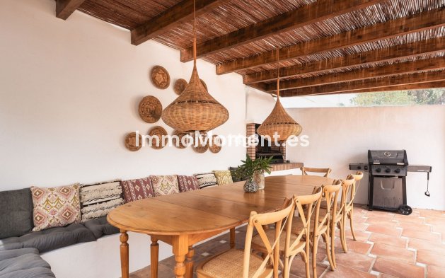 Reventa - Villa independiente - Estepona  - Estepona Centro