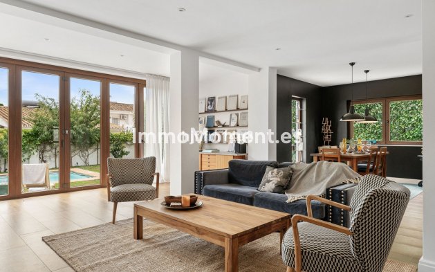 Reventa - Villa independiente - Estepona  - Estepona Centro