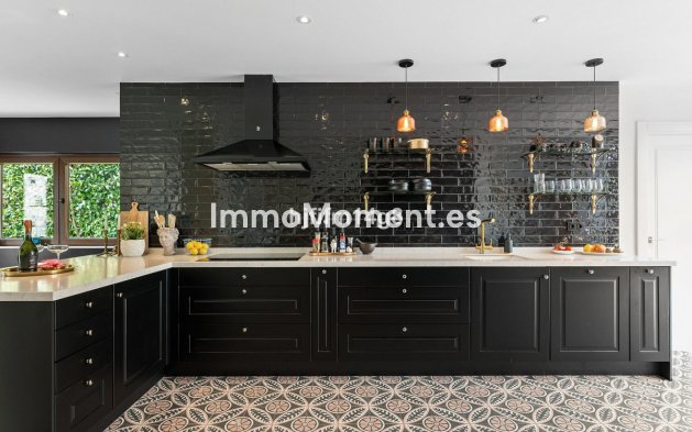 Reventa - Villa independiente - Estepona  - Estepona Centro