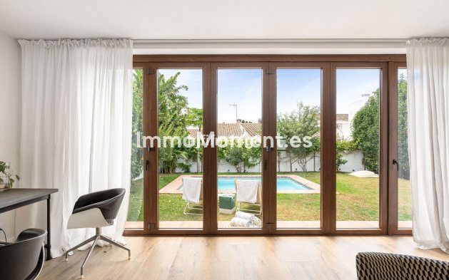 Reventa - Villa independiente - Estepona  - Estepona Centro
