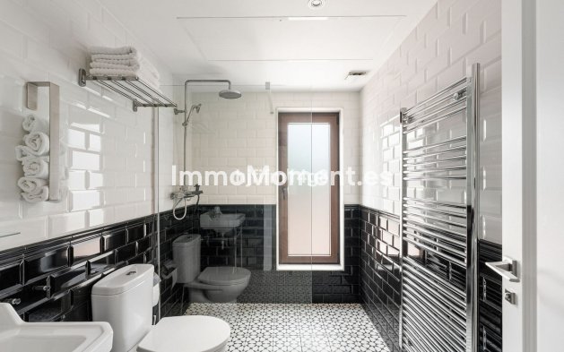 Reventa - Villa independiente - Estepona  - Estepona Centro