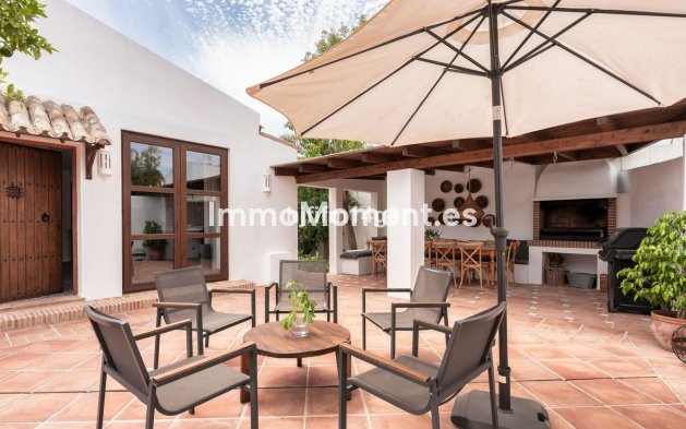 Reventa - Villa independiente - Estepona  - Estepona Centro