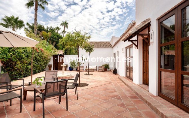 Reventa - Villa independiente - Estepona  - Estepona Centro