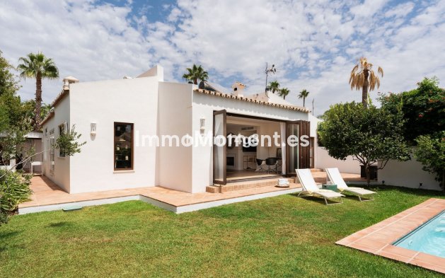 Reventa - Villa independiente - Estepona  - Estepona Centro
