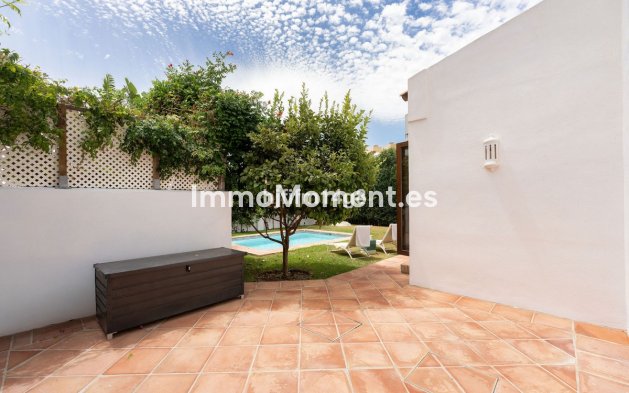 Reventa - Villa independiente - Estepona  - Estepona Centro