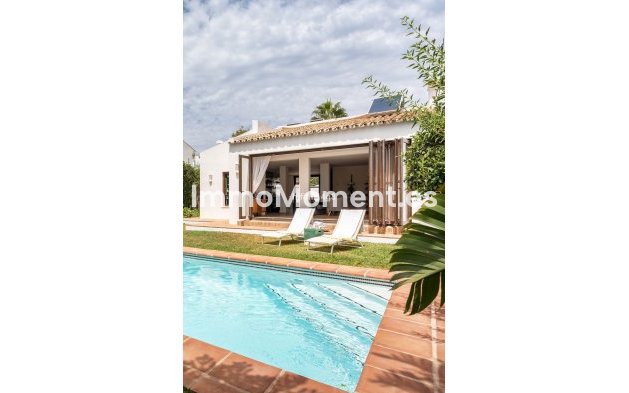 Reventa - Villa independiente - Estepona  - Estepona Centro