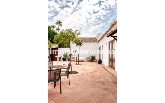 Reventa - Villa independiente - Estepona  - Estepona Centro