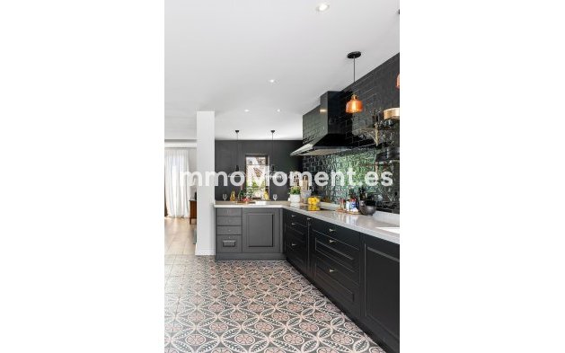 Reventa - Villa independiente - Estepona  - Estepona Centro