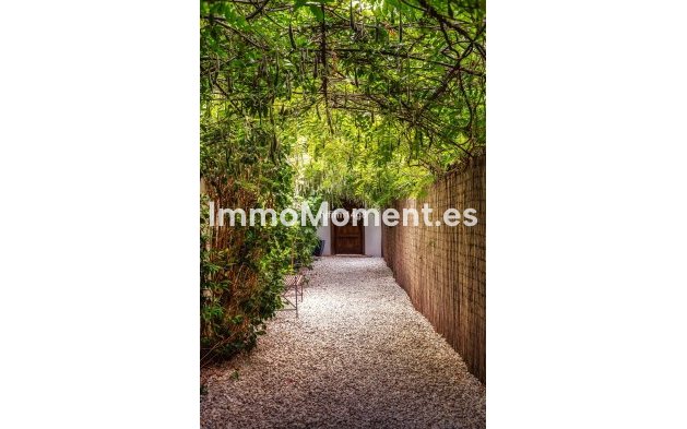 Reventa - Villa independiente - Estepona  - Estepona Centro