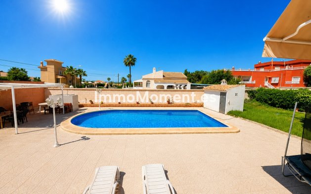 Wiederverkauf - Freistehende Villa - Torrevieja - La Siesta