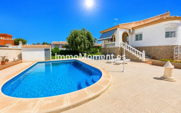 Wiederverkauf - Freistehende Villa - Torrevieja - La Siesta