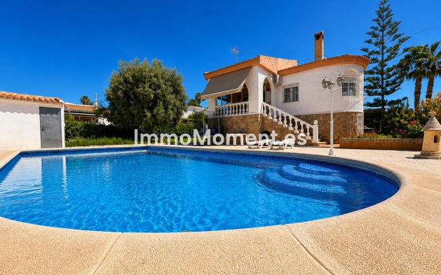 Wiederverkauf - Freistehende Villa - Torrevieja - La Siesta