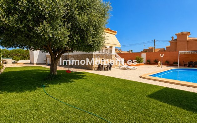Wiederverkauf - Freistehende Villa - Torrevieja - La Siesta
