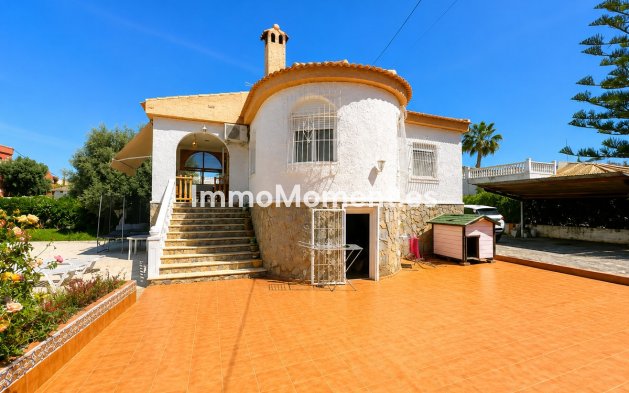 Wiederverkauf - Freistehende Villa - Torrevieja - La Siesta