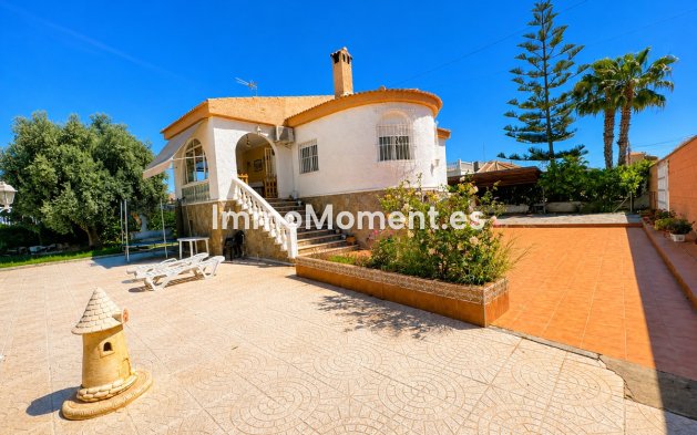 Wiederverkauf - Freistehende Villa - Torrevieja - La Siesta