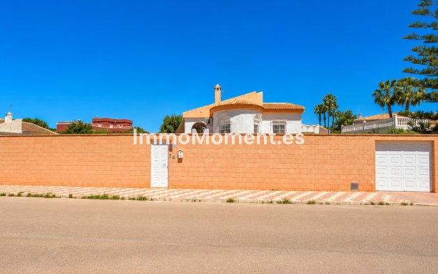 Wiederverkauf - Freistehende Villa - Torrevieja - La Siesta