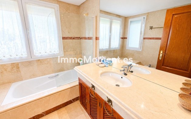 Wiederverkauf - Wohnung - Estepona  - Costalita