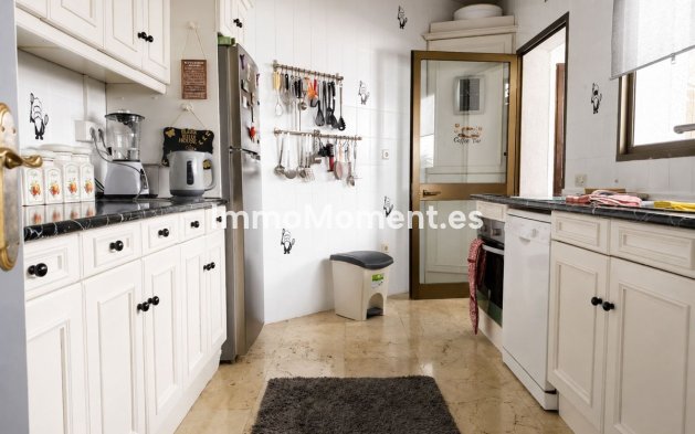 Wiederverkauf - Freistehende Villa - Benalmadena - Benalmadena Centro
